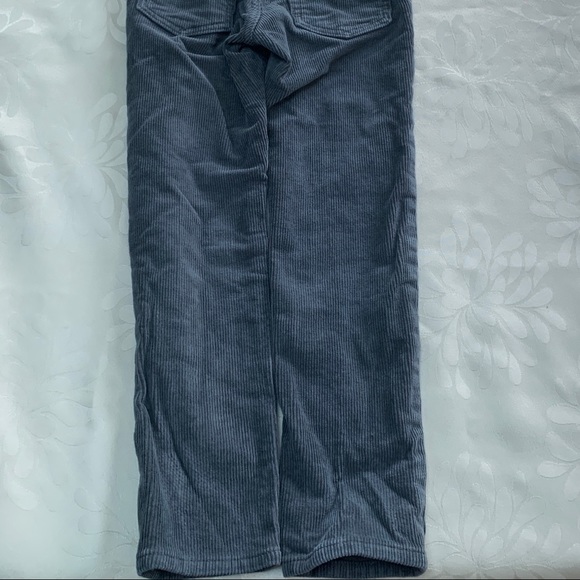 Size 6-Gap-Corduroy Pants - Picture 2 of 4